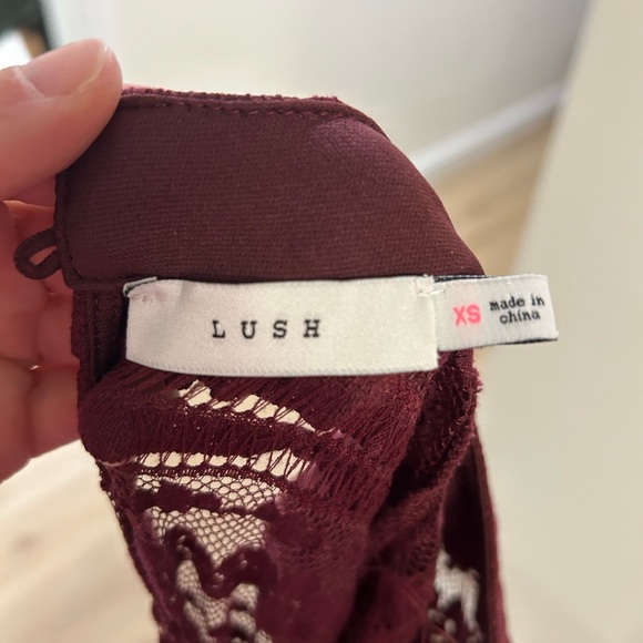 Lush Long Sleeved Dress - Picture 4 of 4